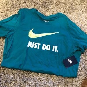 Nike T-shirt